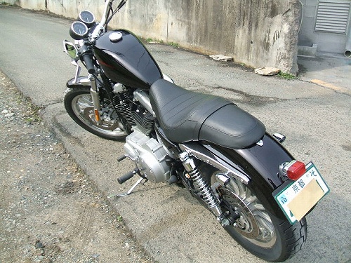 ハーレー スポーツスター1200をブラック 赤ラメ仕上げにペイント